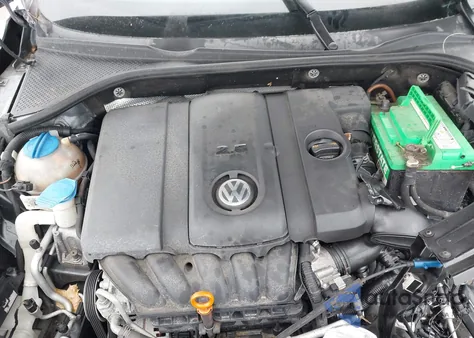 2013 Volkswagen Passat 2.5L S z USA, uszkodzony, nr VIN 1VWAP7A30DC078037